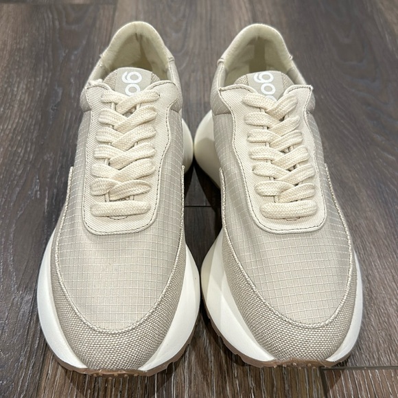 Good News Kook Sneakers Size 7 - Picture 1 of 7